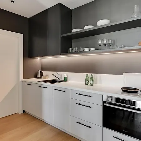 Luxury Aura 40 - 4 By Grand